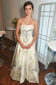 Unsere dienstleistungen im bereich zahnimplantate. Belle Kleid Emma Watson D40139