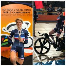Marie patouillet est née avec une malformation au pieds et à la cheville, mais aussi une différence de longueur importante entre les deux jambes. Marie Patouillet En Bronze 500m Coeur Handisport Facebook