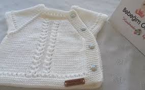 Yandan Dugmeli Kolay Bebek Yelegi Mimuu Com Baby Knitting Patterns Orgu Pembe Dantel Elbiseler