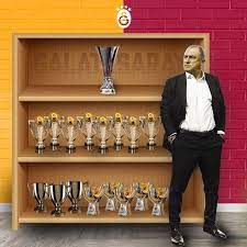 Jun 13, 2021 · ata demirer'in galatasaray'la sözleşmesi biten fatih terim'in taklidini yaptığı anlar sosyal medyada gündem oldu. Fatih Terim In Imparatorluk Oykusu Kultur Sanat Haberleri
