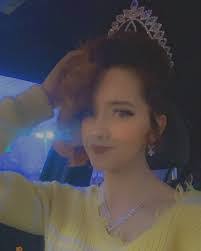 Kayla Davison's Instagram, Twitter & Facebook