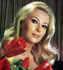 Fanny Cano's Instagram, Twitter & Facebook