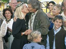 Oktober 1994 in münchen) ist eine deutsche schauspielerin und sängerin. Forsthaus Falkenau Tv Series 1989 2013 Photo Gallery Imdb