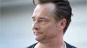 Ses photos quand il était jeune #johnnyhallyday, #laeticiahallyday, #davidhallyday, #laurasmet 1. David Hallyday De Rares Confidences Sur Son Fils Cameron Durant Un Entretien