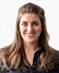 Tara Spires's Instagram, Twitter & Facebook