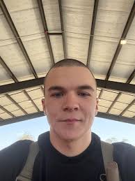 Anyone else notice how fine Cody is looking with his new haircut?! Or just  me?! Haha ☺️