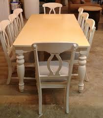 Broyhill offers several furniture collections that include sofas, sectionals, sleeper sofas, loveseats and armchairs. Broyhill Dining Room Table And Chairs Off 54