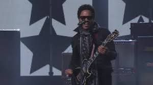 Watch the video for american woman from lenny kravitz's greatest hits for free, and see the artwork, lyrics and similar artists. American Woman Von Lenny Kravitz Laut De Song