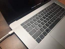 While choosing the right ports of the macbook pro seems like a pretty simple decision, this story gets pretty technical. Macbook Pro 2017 Getting Hot While Charging Via Left Hand Side Usb C Port Igor Kromin