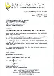 Ketua pegawai eksekutif majlis agama islam dan adat melayu perak (maipk), shahrul azam shaari, berkata keputusan itu dibuat melalui titah solat jumaat dan solat fardu di zon kuning dibenarkan dengan jemaah dihadkan kepada 23 orang sahaja yang daripada kalangan pegawai. Siaran Media Majlis Agama Jabatan Agama Islam Perak Facebook