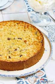 Kirschkuchen Mit Bienenstichdecke Und Dinkelvollkorn Ein Echter Leckerbissen Madam Rote Rube Die Landkuche Rezept In 2020 Kirschkuchen Kirschkuchen Mit Streusel Backrezepte