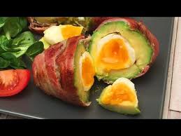 Un Avocat Fourre A L œuf Mollet 5 Recettes Au Bacon Facon Chefclub Youtube Recette Avocat Chaud Recette Avocat Recette