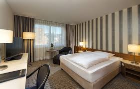 Bilder unserer zimmer und ferienwohnungen. Hotelzimmer Stuttgart Maritim Hotel Stuttgart