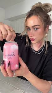 the bedtime mocktails have become a mid day bevvy 💅🏻💋 these help me mid  work day sooo much FR #recessdrink #adaptogens #adaptogensforstress  #anxietysupport #middayvibes #mocktail #moodbooster ...