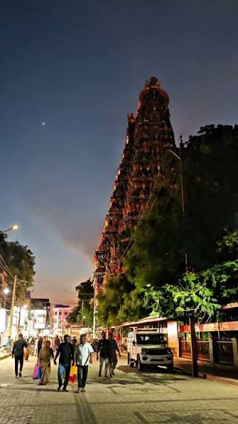 The Meenakshi Sundareshvara temple complex, Madurai... #architecture #arquitectura https://en.wikipedia.org/wiki/Meenakshi_Temple