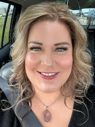 Hi everyone, I'm Amanda I'm 40, looking for friends and maybe a bf. I like  poetry, singing, dancing, shopping of course. I love riding my horse and my  dirt bike too. Have