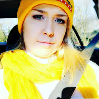 Amber Tompkins's Instagram, Twitter & Facebook