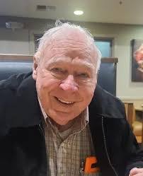 Dean Moncur's Instagram, Twitter & Facebook