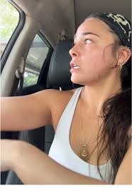 Hailey Estrada's Humorous Gym Freestyle Attempt