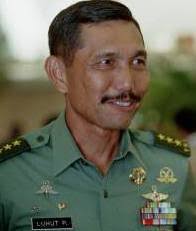 Ini pesan luhut tentang pelajaran memberi. Luhut Panjaitan Ensiklopedia Tokoh Batak