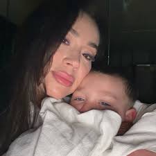 Entering my new era 💛 I cannot wait to see what life brings me with my  third baby. The woman and mother I'll strive to be will be the best version  of