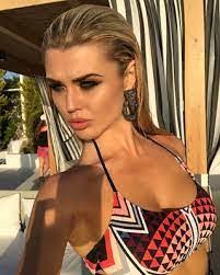 Lillian Kirk's Instagram, Twitter & Facebook