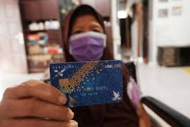 Pada awalnya bank rakyat indonesia (bri) didirikan oleh raden bei aria wirjaatmadja pada tanggal 16 desember 1895 dengan nama de poerwokertosche hulp en spaarbank der inlandsche hoofden yang artinya bank bantuan dan simpanan milik kaum priyayi purwokerto. Profil Bank Bri Bank Pemerintah Yang Didirikan Anak Negeri