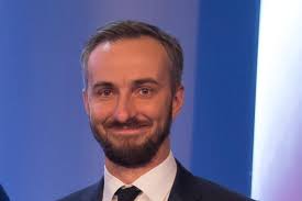 Er ist auch als filmproduzent, buchautor, musiker und journalist tätig. Lena Meyer Landrut Attacke Von Jan Bohmermann Brigitte De