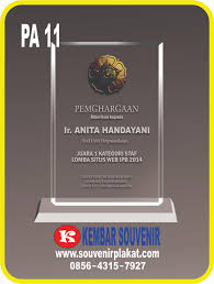 Untuk itulah aplikasi pembuat poster hadir untuk membantu hidup menjadi lebih mudah. Pembuatan Poster Kolase Tidak Menggunakan Bahan