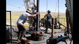 Roughnecks At Work In Hd - Drilling Rig Pipe Connection - Youtube