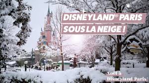 I love paris when it snows! Quand La Neige S Invite A Disneyland Paris Youtube