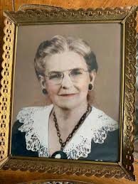 Hello, Mooncoiners. Jack Carroll here in Bel Air, Maryland USA. My  grandfather, Michael Carroll lived in Mooncoin y daughter Joyce and I have  visited there. I have cousins there(hi to Ann O'Brien).