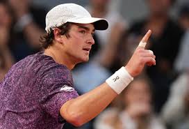 João Fonseca x Roman Safiullin em Wimbledon: confira horário e onde assistir