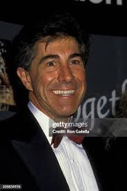 Steve Wind's Instagram, Twitter & Facebook