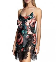 The lightweight material will ensure that you feel free and at ease during the nighttime. Nuisette Satin Et Dentelle Fiorella Fiorella 272 Lingerie Sipp