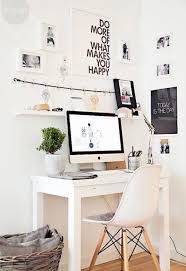 Office Space Bureau Fait Maison Idee Deco Bureau Deco Bureau