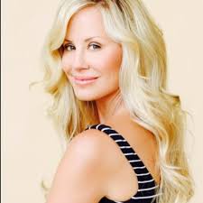 Mandy Rhodes (@MandyJR8)