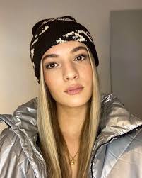 Loco Escrito zeigt erstmals seine neue Freundin in Turtel-Video auf  Instagram