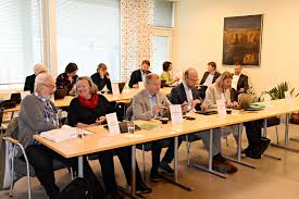 Foretaket ble satt i drift i 2002 og har fire helseforetak: Helse Midt Norge Helse More Og Romsdal Harreisende Gjeld Til Helse Midt