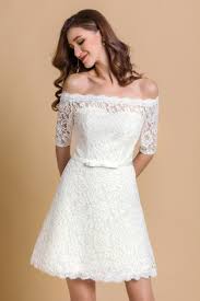 Découvrez des robes de mariées originales, des tenues et accessoires de mariage décalés et créatifs. Robe De Mariee En Dentelle Avec Conception Originale Persun