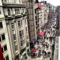 Yepyeni bir alışveriş deneyimiyle buluştu. Demiroren Istiklal Huseyinaga Istiklal Cad No 52