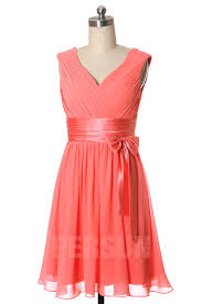 Trouvez vos nouveaux coups de cœur parmi notre sélection de robes courtes. Robe Cocktail Courte Plissee Ceinturee A Noeud Papillon Jmrouge Fr