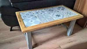 ancienne table basse carrelee refaite avec du carrelage imitation carreaux de ciment 110 hors table basse renovation de table basse salle a manger peinture