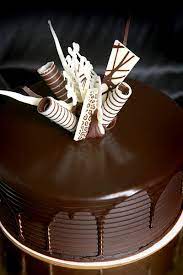 Chocolate malteser cake chocolate cake images chocolate week chocolate cake recipe easy cadbury chocolate chocolate chips sweet smarties cake smarties chocolate chocolate finger cake cake decorating birthday cake yummy food baking google search decoration. Pin En Fairytale Ending