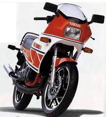 una s las mejores moto d la epoca como rinde todavia 古いオートバイ 旧車バイク 旧車