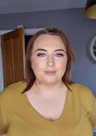 LEANNE 🤍 Once in a while us mums need a bit of glam in our lives ✨️  #wedeserveit Leanne looking fab with a smoke and sparkle eye look ! 🔥  Looking 🔥