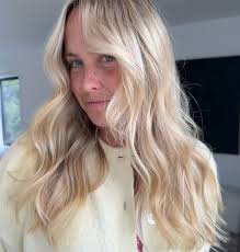 A little freshen up for Al .. lighter, brighter, beachy & fun ✨ Swipe for  the before pic x #torquayhair #torquayhairdresser #torquaysalon #torquaymums