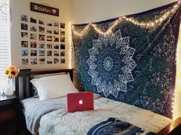 Kamar kost identik dengan ukurannya yang kecil sehingga tidak bisa didekorasi sesuka hati. Tinggal Di Kosan 3 Dekorasi Simpel Ini Bisa Buat Kamar Jadi Tak Membosankan Semua Halaman Idea
