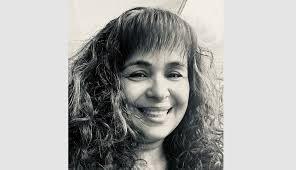 Anamín Santiago lanza libro sobre investigaciones del teatro puertorriqueño 