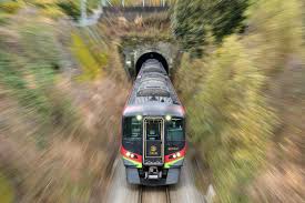 好きを追求する鉄道写真の世界」 助川康史×AYANCE | Nikon Creatorsの履歴書ー特別編ー | ニコン